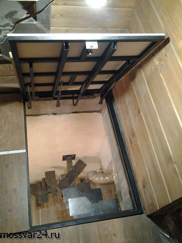 Пример моей работы: изготовление металлокаркаса лестницы гусиный шаг с монтажом люка на пневмостойках в маленький проем.